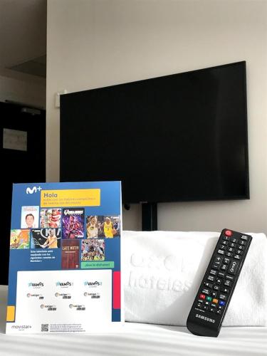 Habitación Doble Executive con servicio gratuito de enlace con el aeropuerto - 1 o 2 camas del hotel Axor Barajas. Foto 14