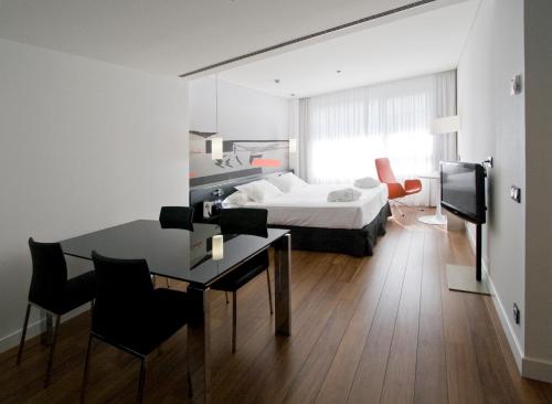 Habitación Doble Executive con servicio gratuito de enlace con el aeropuerto - 1 o 2 camas del hotel Axor Barajas. Foto 16