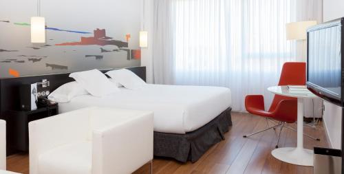 Habitación Doble Executive con servicio gratuito de enlace con el aeropuerto - 1 o 2 camas del hotel Axor Barajas. Foto 20