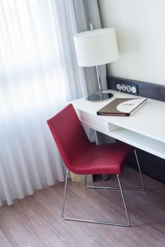 Habitación Doble con servicio gratuito de enlace con el aeropuerto del hotel Axor Feria. Foto 7