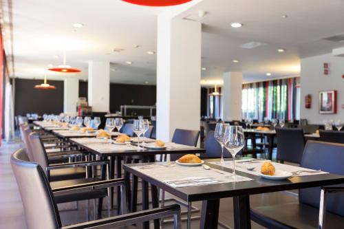 Habitación Doble con servicio gratuito de enlace con el aeropuerto del hotel Axor Feria. Foto 13