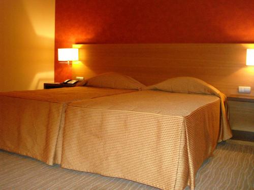 Habitación Doble con cama supletoria - 2 camas del hotel Lusitania. Foto 3