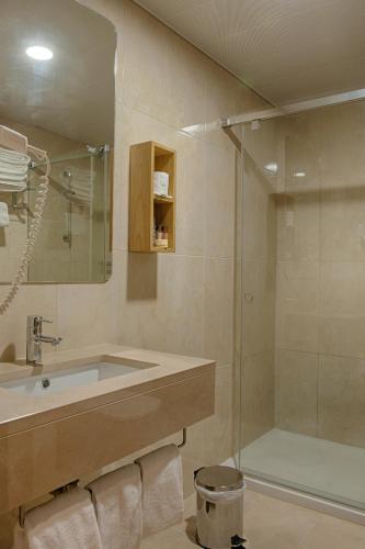 Habitación Doble con aparcamiento del hotel Oslo. Foto 4