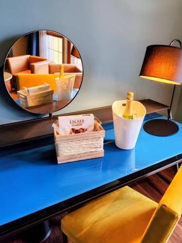 Habitación doble superior con paquete romántico del hotel Pamplona Catedral. Foto 7