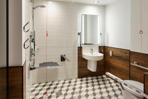 Suite Estudio Doble - Adaptada para personas con movilidad reducida del hotel Residence Inn By Marriott London Kensington. Foto 3