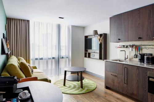 Suite Deluxe de 1 dormitorio del hotel Residence Inn By Marriott London Kensington. Foto 1