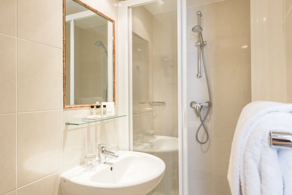 Habitación clásica del hotel Acacias etoile. Foto 4