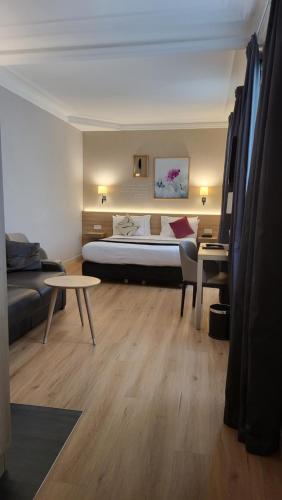 Suite Junior del hotel Magda Champs Elysées. Foto 3