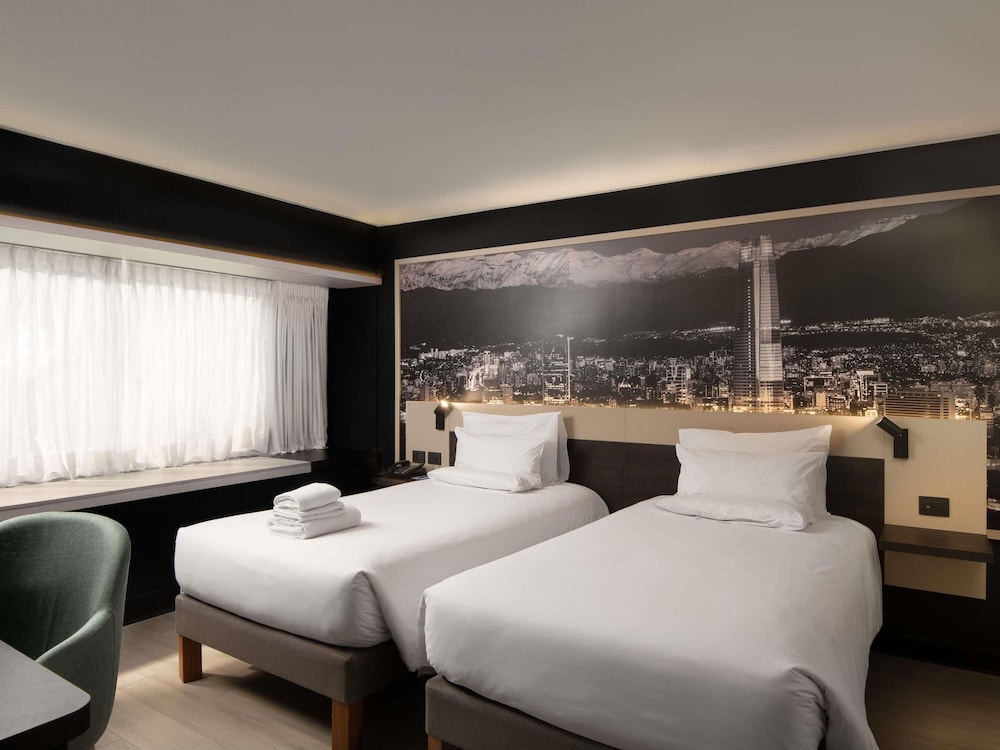 HABITACION ESTANDAR con dos Camas Twin Size del hotel Novotel Santiago Vitacura
