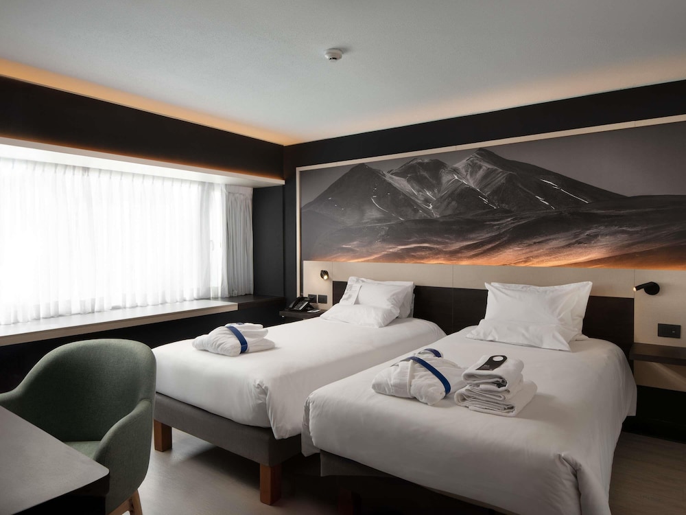 HABITACION ESTANDAR con dos Camas Twin Size del hotel Novotel Santiago Vitacura. Foto 2