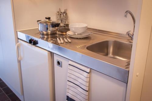Habitación Doble Clásica - 2 camas del hotel First Euroflat. Foto 7