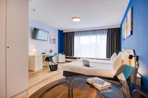 Habitación Doble Clásica - 2 camas del hotel First Euroflat. Foto 8