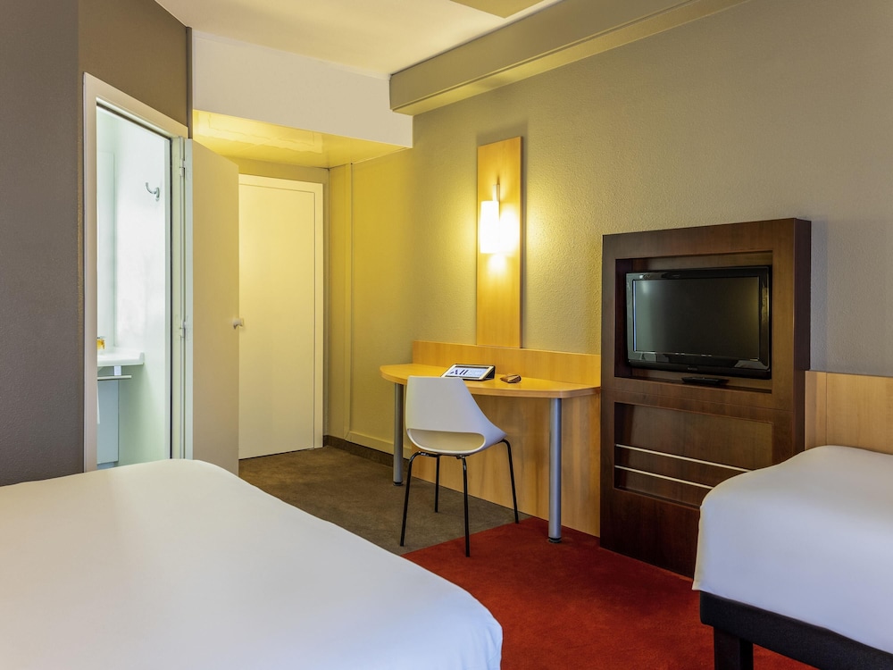 Habitación doble del hotel Ibis brussels centre gare du midi. Foto 4