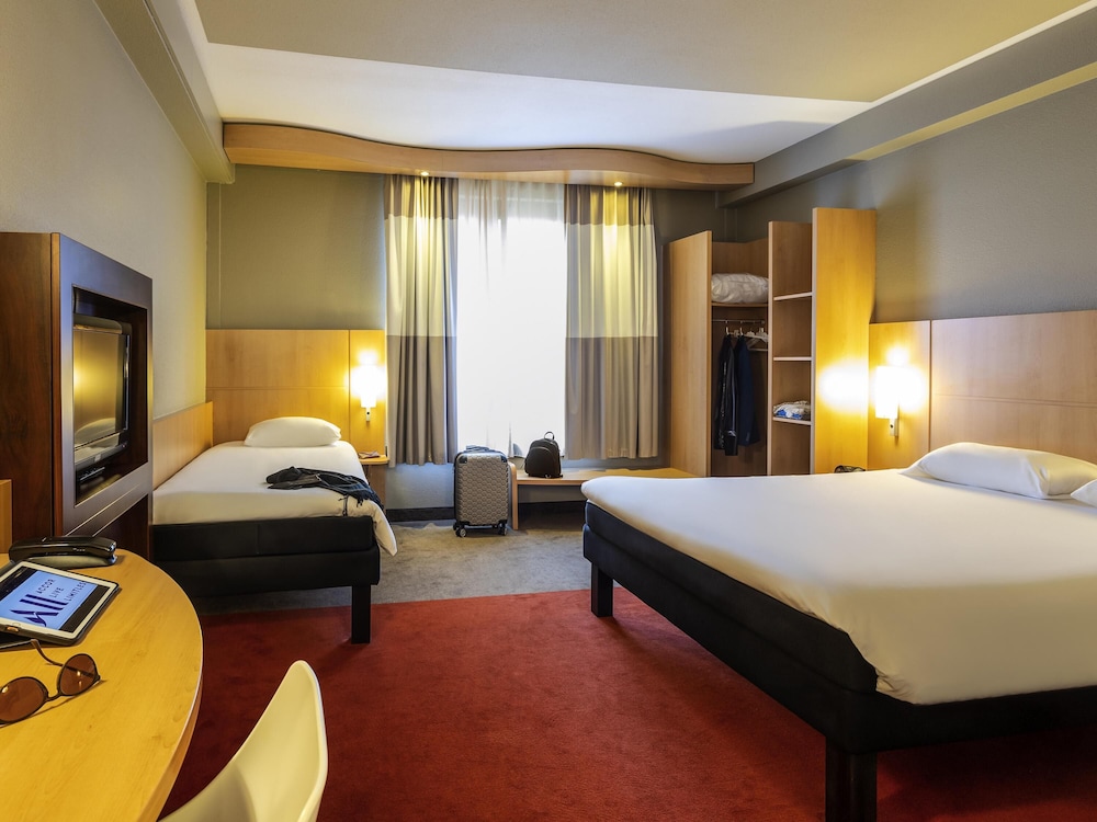 Habitación doble del hotel Ibis brussels centre gare du midi. Foto 6