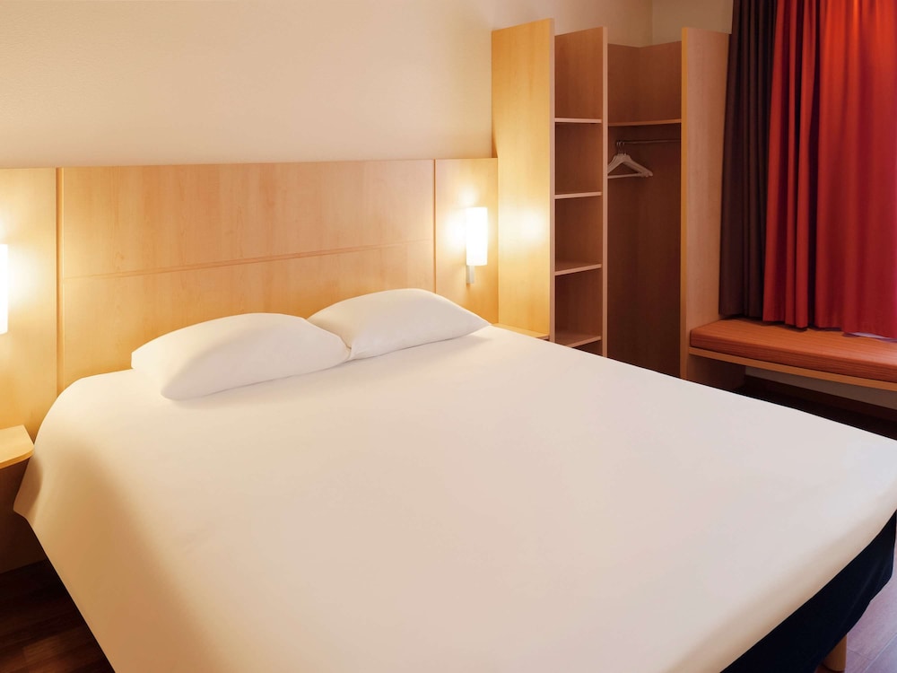 Habitación doble, 1 cama doble del hotel Ibis brussels centre gare du midi. Foto 1