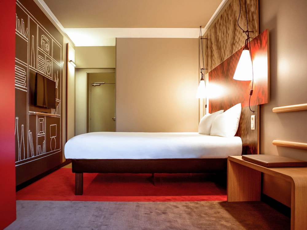Habitación Premium doble, 1 cama doble del hotel Ibis brussels centre gare du midi. Foto 1