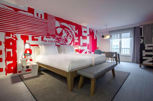 Habitación Estandar del hotel Radisson Red Brussels. Foto 3
