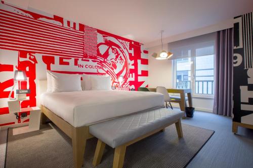 Habitación Estandar del hotel Radisson Red Brussels. Foto 8