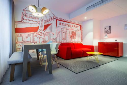 Suite del hotel Radisson Red Brussels. Foto 1