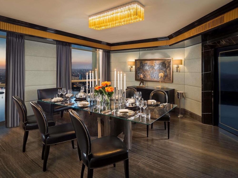 Suite Presidencial del hotel Fairmont Nile City, Cairo. Foto 2