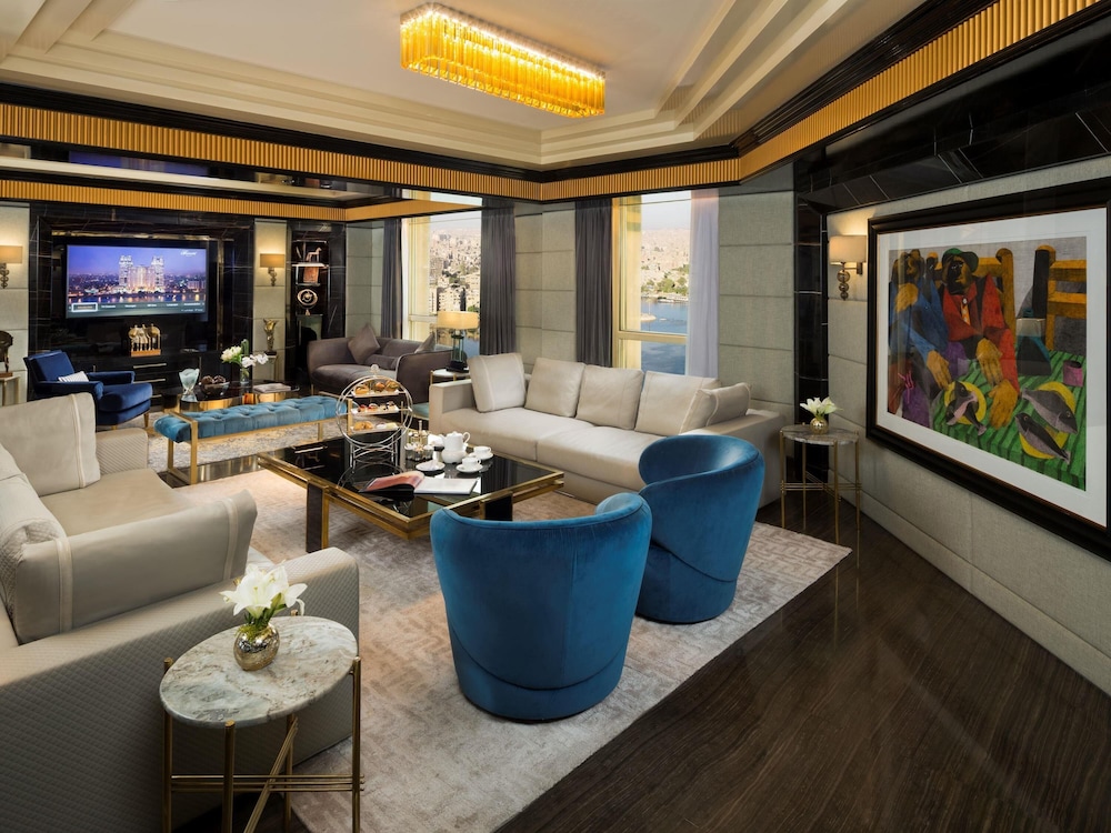 Suite Presidencial del hotel Fairmont Nile City, Cairo. Foto 3