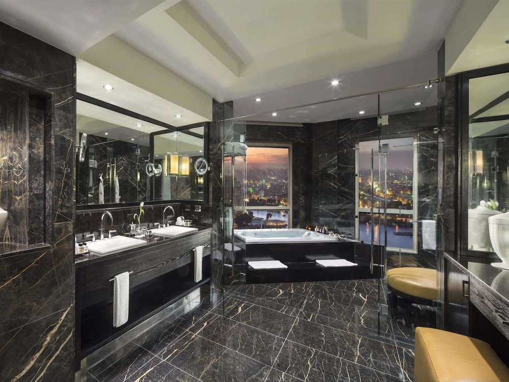Suite Presidencial del hotel Fairmont Nile City, Cairo. Foto 4