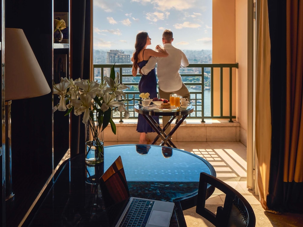 Fairmont Gold Signature del hotel Fairmont Nile City, Cairo. Foto 1