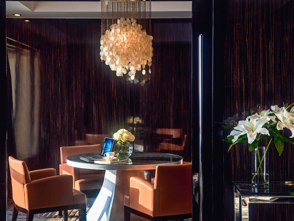 Suite Fairmont Gold Premium con vista al Nilo del hotel Fairmont Nile City, Cairo. Foto 1