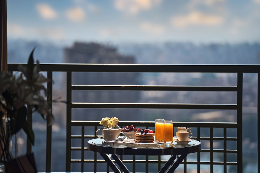 Fairmont Gold Signature del hotel Fairmont Nile City, Cairo. Foto 10