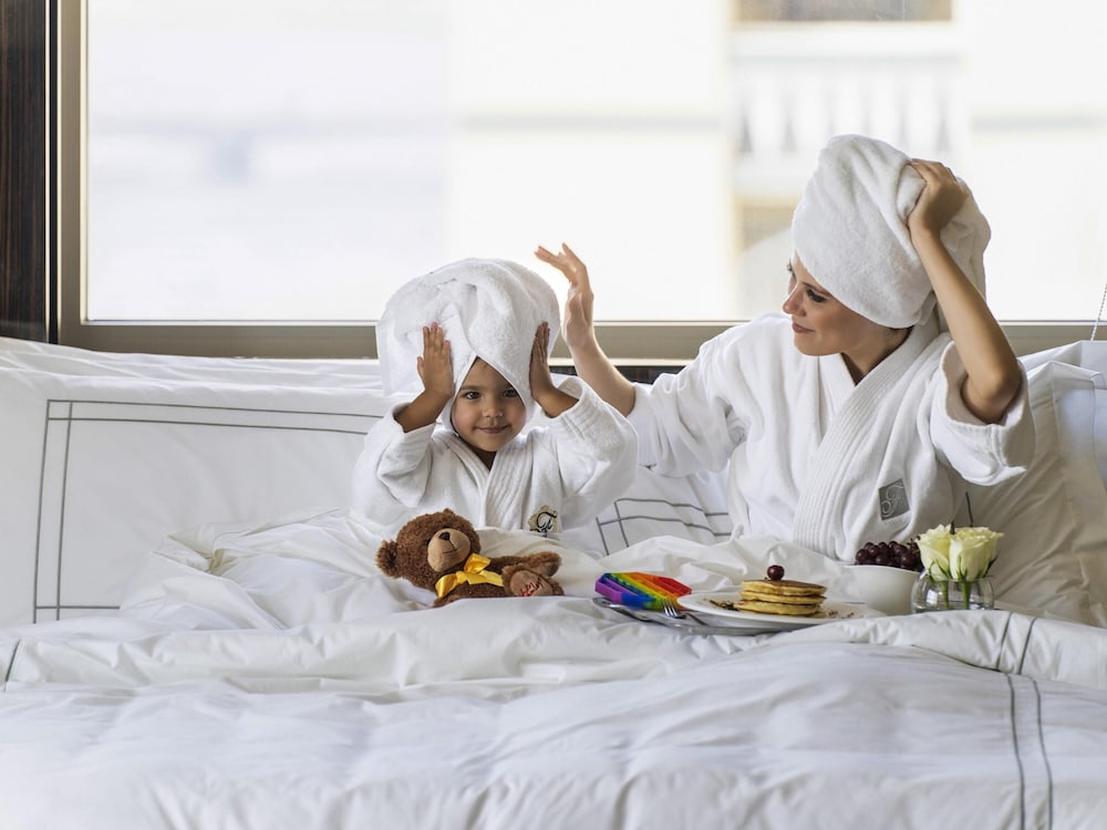 Suite Fairmont Gold Premium con vista al Nilo del hotel Fairmont Nile City, Cairo. Foto 9