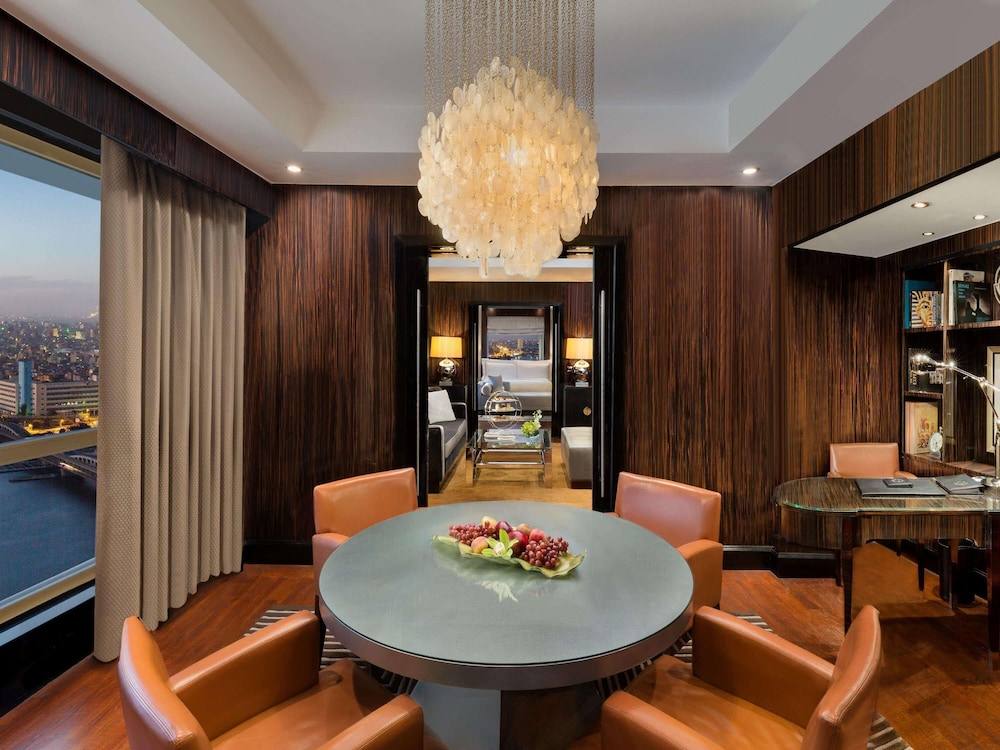 Suite Fairmont Gold Premium con vista al Nilo del hotel Fairmont Nile City, Cairo. Foto 10