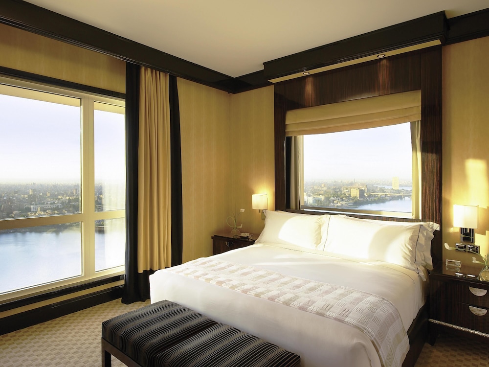 Suite Fairmont Gold con vista al Nilo del hotel Fairmont Nile City, Cairo. Foto 2
