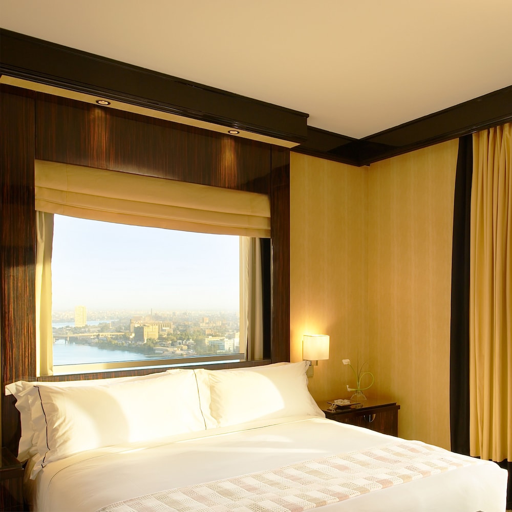Suite Fairmont Gold con vista al Nilo del hotel Fairmont Nile City, Cairo. Foto 3