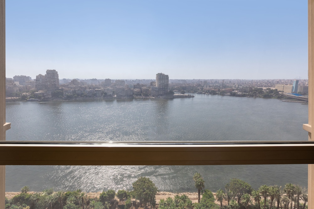 Suite Fairmont Gold con vista al Nilo del hotel Fairmont Nile City, Cairo. Foto 9