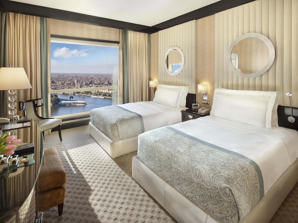 Habitación Gold con vista completa al Nilo del hotel Fairmont Nile City, Cairo