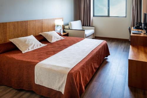Habitación triple 1 Cama king Sofá Cama incluido del hotel Hotel AS Hoteles Torrent