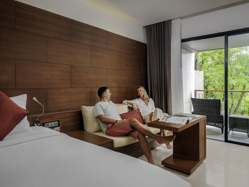 Habitación Superior, 43 m², Vistas al Jardín, Balcón, 1 Cama King del hotel Novotel Phuket Kata Avista Resort and Spa. Foto 2