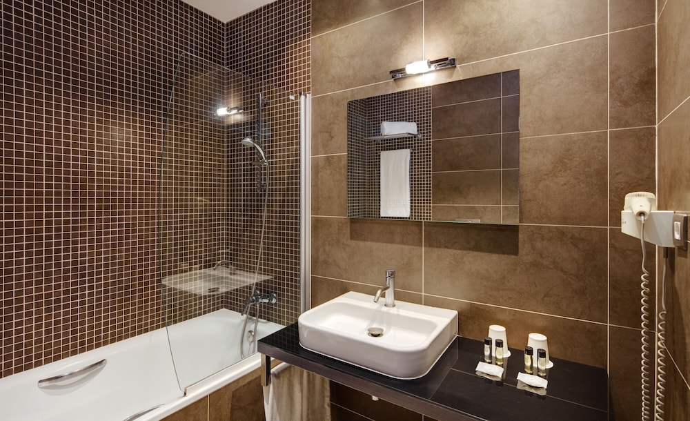 Habitación Triple del hotel Sercotel Plaza Feria. Foto 3