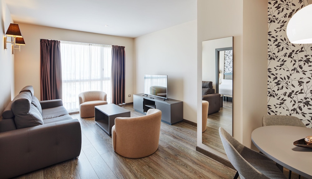 Habitación junior con 1 cama doble o 2 individuales del hotel Sercotel Plaza Feria