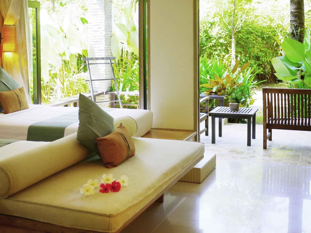 Habitación Deluxe con 2 camas individuales, lado del jardín del hotel Mercure Koh Chang Hideaway. Foto 3