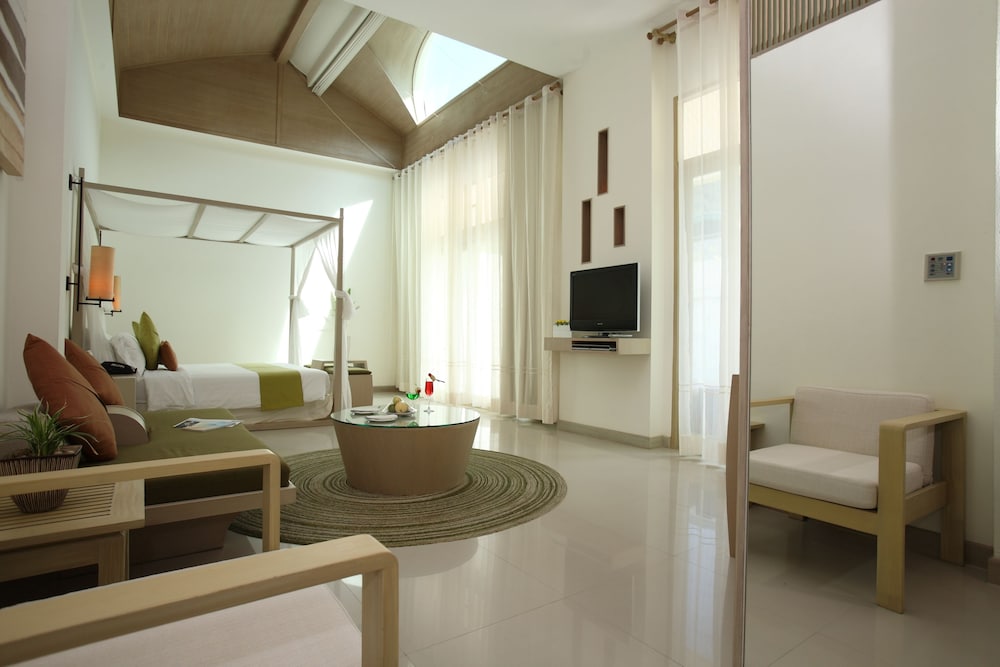 Villa con piscina con 1 cama king size, piscina privada y terraza del hotel Mercure Koh Chang Hideaway. Foto 1