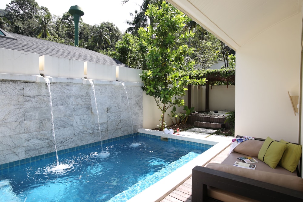 Villa con piscina con 1 cama king size, piscina privada y terraza del hotel Mercure Koh Chang Hideaway. Foto 2