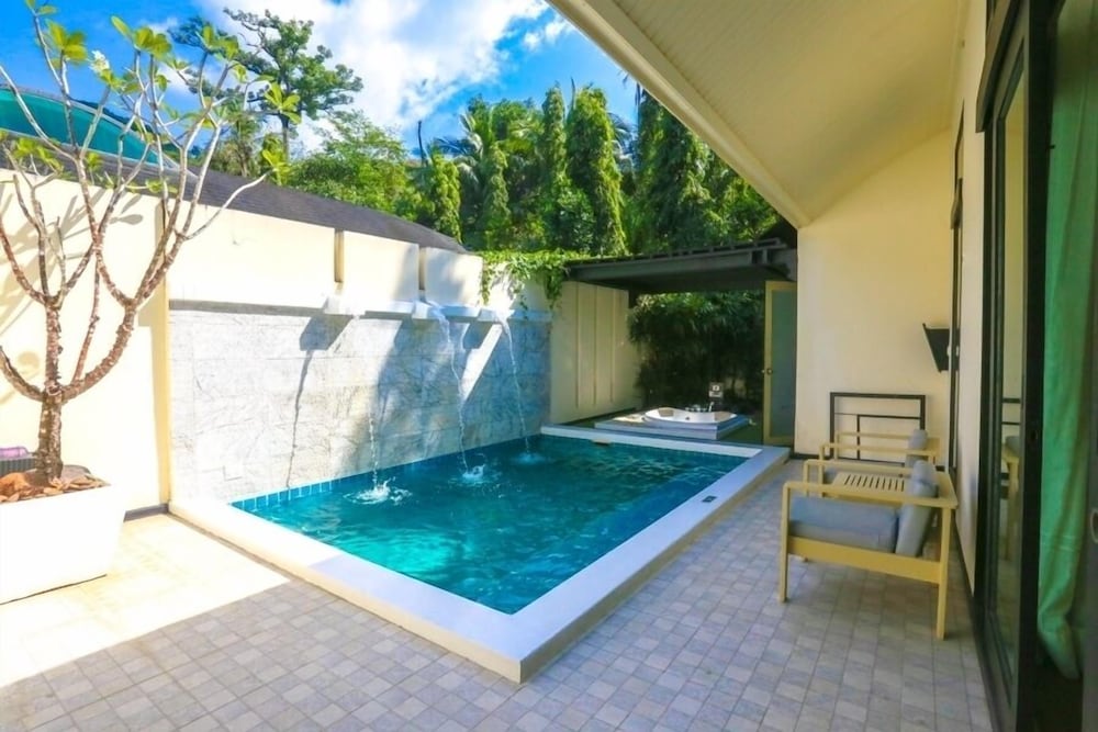 Villa con piscina con 1 cama king size, piscina privada y terraza del hotel Mercure Koh Chang Hideaway. Foto 3