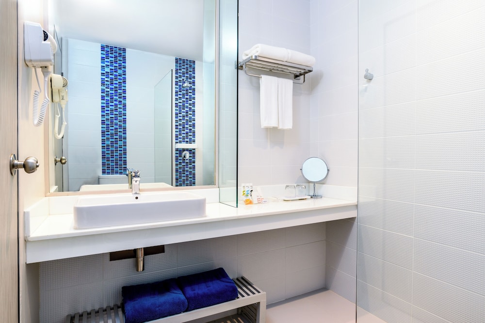 Habitación estándar con 2 camas individuales del hotel Mercure Koh Chang Hideaway. Foto 6
