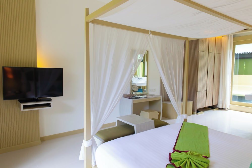 HABITACIÓN SUPERIOR con 1 cama king size del hotel Mercure Koh Chang Hideaway. Foto 4