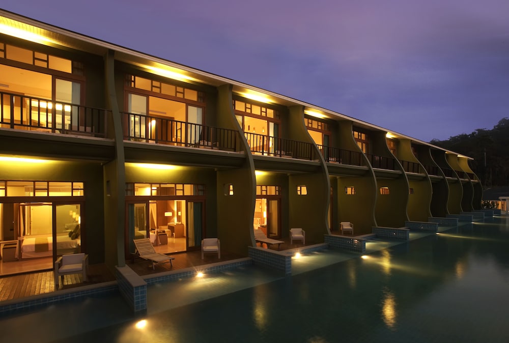 Habitación Deluxe con 2 camas individuales, acceso a la piscina del hotel Mercure Koh Chang Hideaway. Foto 1