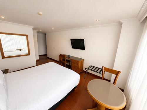 Habitación Doble Superior del hotel Egina Bogota. Foto 4