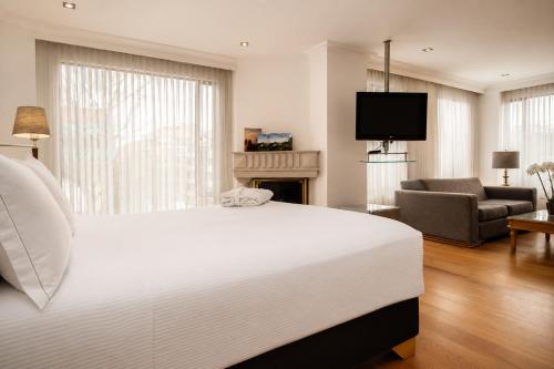 Suite Junior del hotel Egina Bogota. Foto 4