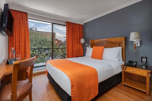 Habitación Doble Superior del hotel Egina Bogota. Foto 8