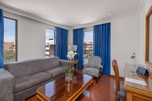 Suite Junior del hotel Egina Bogota. Foto 19